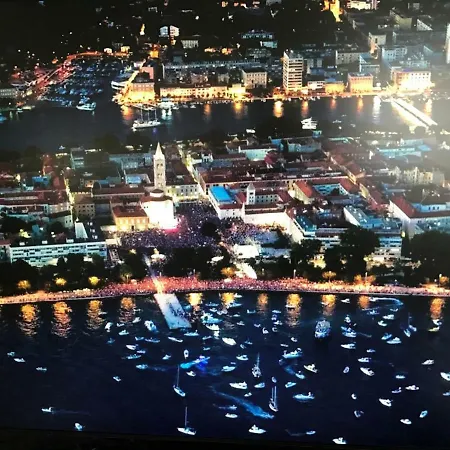 公寓 Black&beauty 扎达尔