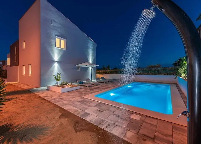 アパート Black&beauty ザダル